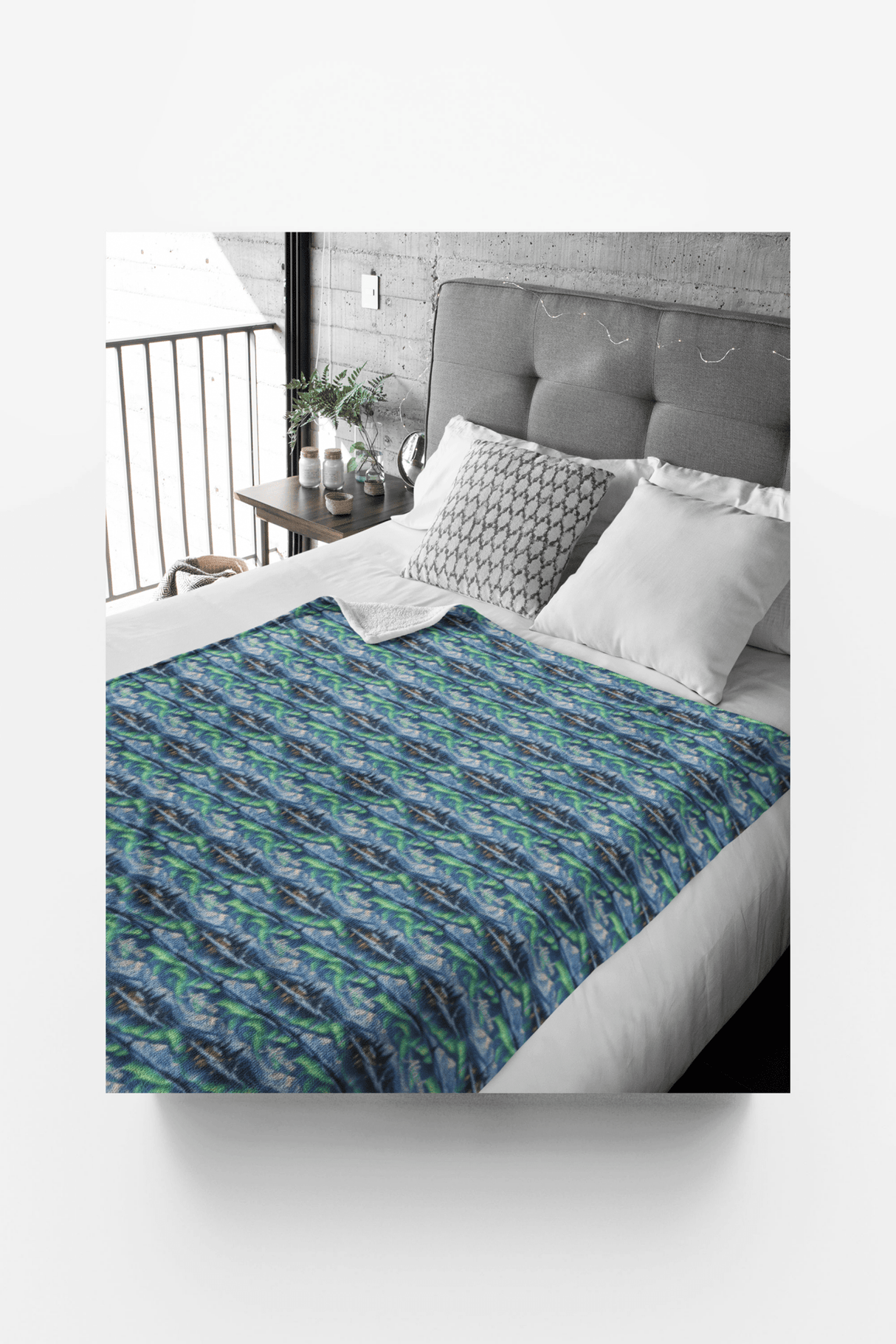 Alaska Northern Lights Sherpa Blanket - London Penny Gift Wrap